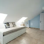 Сasa de vacaciones Golden Mile Townhouse With Garden, Bbq And Walking Distance To And Old Town