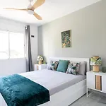 Golden Mile Townhouse With Garden, Bbq And Walking Distance To And Old Town Сasa de vacaciones Marbella