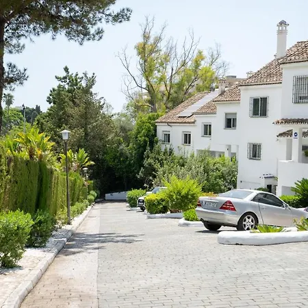 Golden Mile Townhouse With Garden, Bbq And Walking Distance To And Old Town Marbella