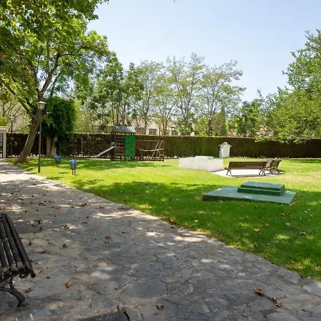 Golden Mile Townhouse With Garden, Bbq And Walking Distance To And Old Town 펜션