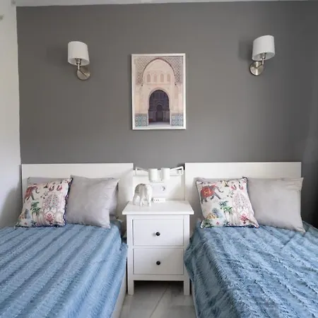 Golden Mile Townhouse With Garden, Bbq And Walking Distance To And Old Town