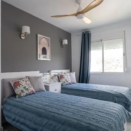 بيت للعطل Golden Mile Townhouse With Garden, Bbq And Walking Distance To And Old Town *