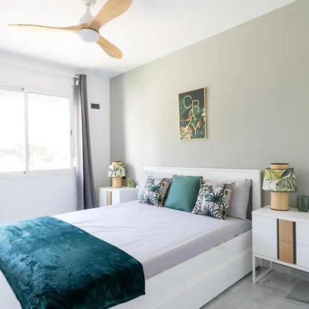 Golden Mile Townhouse With Garden, Bbq And Walking Distance To And Old Town بيت للعطل ماربيا