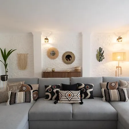Golden Mile Townhouse With Garden, Bbq And Walking Distance To And Old Town Dom wakacyjny