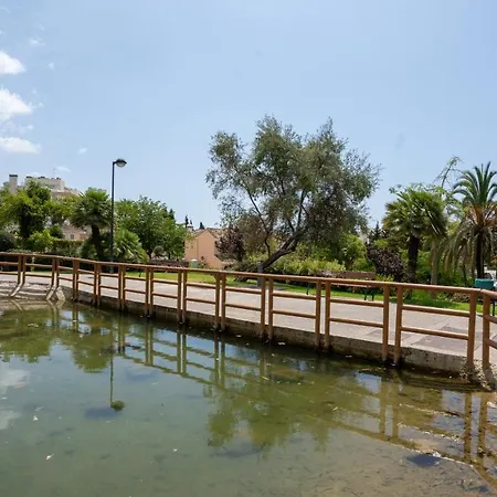Dom wakacyjny Golden Mile Townhouse With Garden, Bbq And Walking Distance To And Old Town *