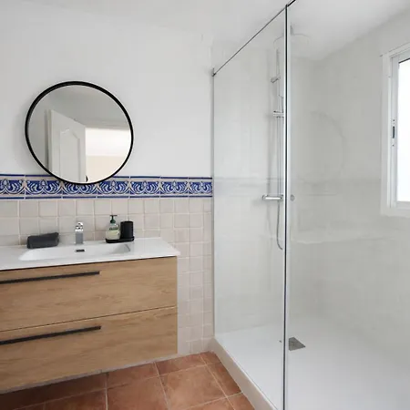 Golden Mile Townhouse With Garden, Bbq And Walking Distance To And Old Town *